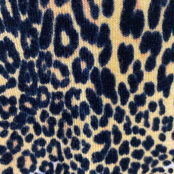 Metrics gold/Blk animal pattern longsleeves beaded sweater. Size small - Picture 6 of 10